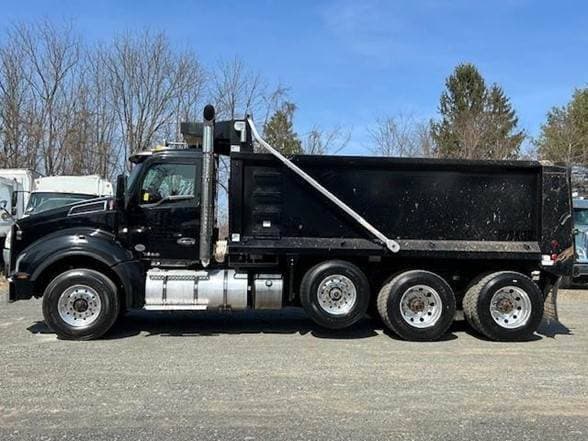 2021 Kenworth T880 image 2