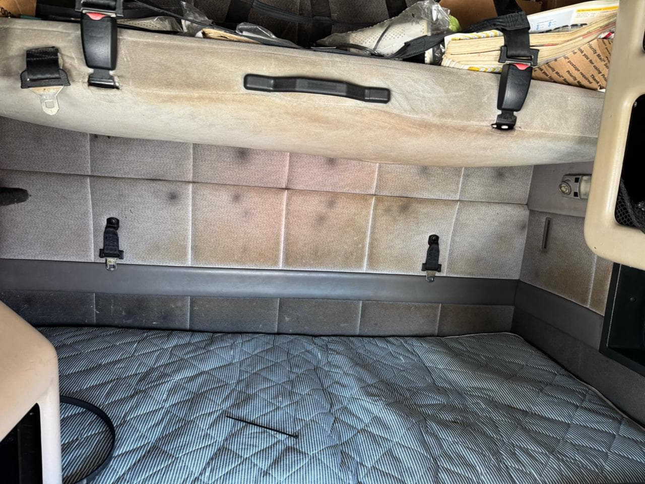 2003 Volvo VNL image 7