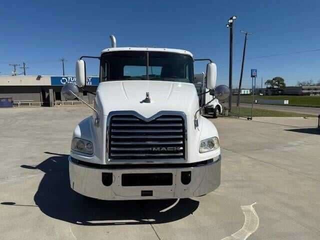 2018 Mack CXU613 Pinnacle image 2