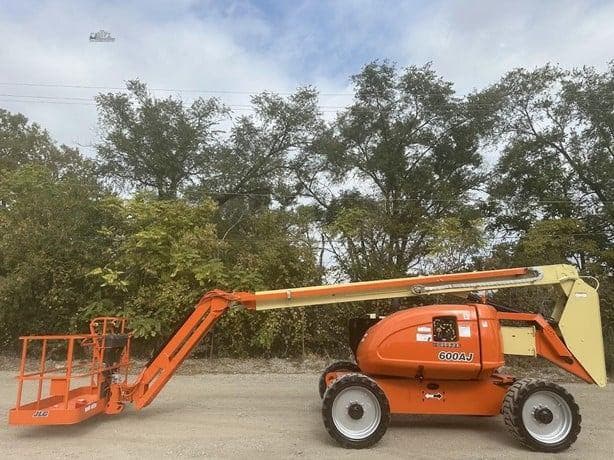 2017 JLG 600AJ image 1