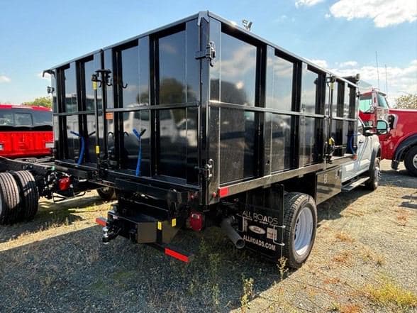 2024 Ford F550 image 3