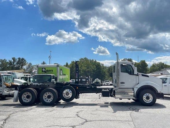 2025 Kenworth T880 image 4