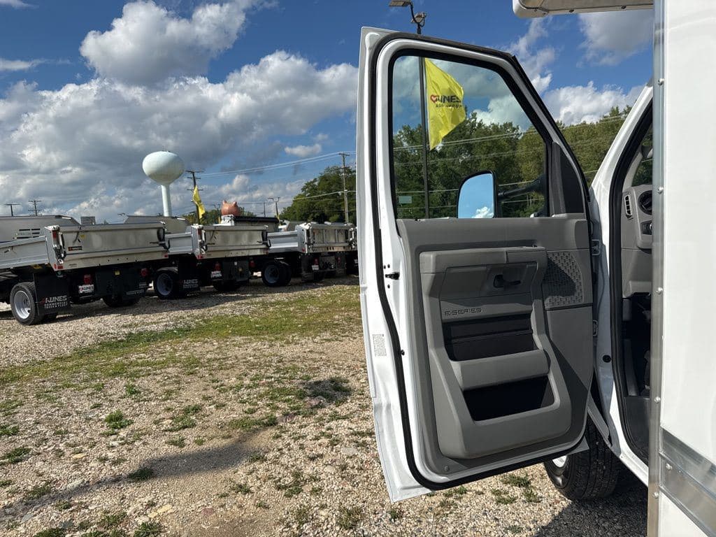 2026 Ford E-350SD Base Box Van image 19
