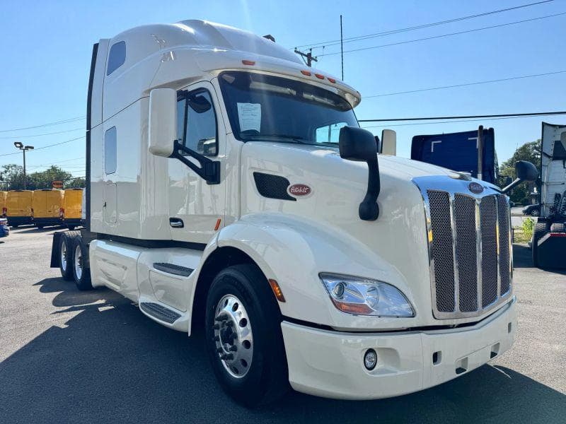 2022 Peterbilt 579 image 5