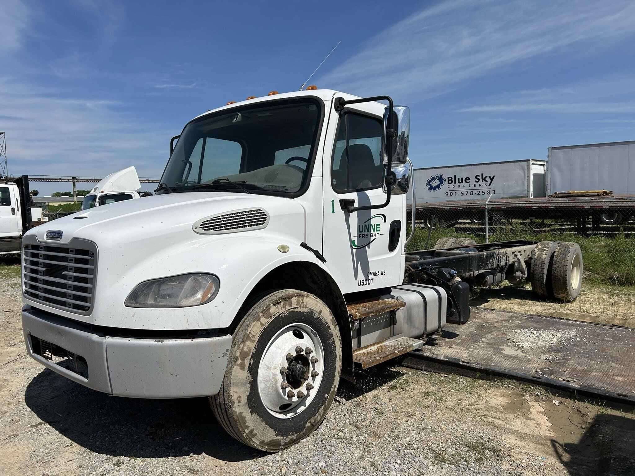 2019 Freightliner M2 image 1
