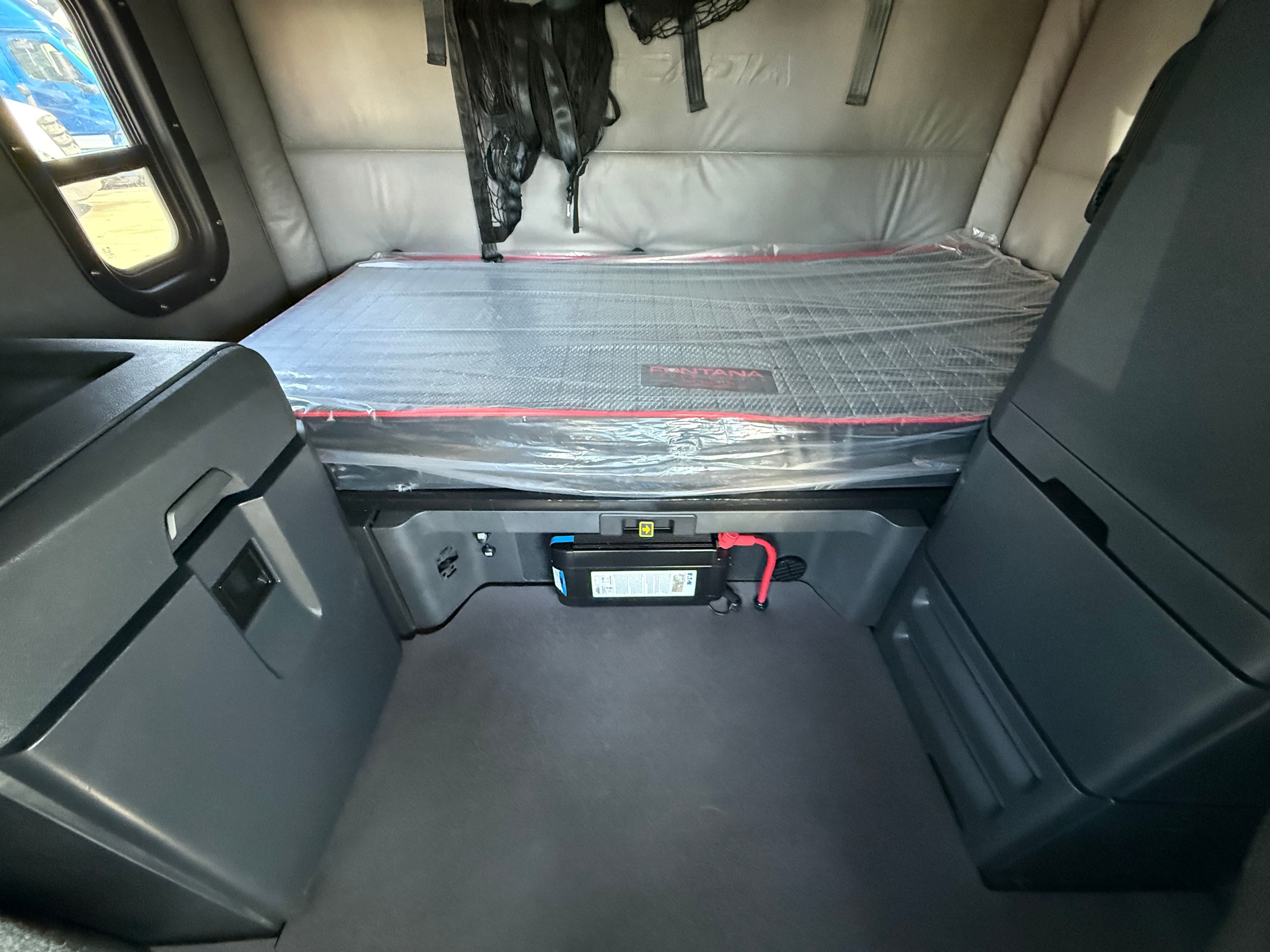 2022 Freightliner Cascadia 126 image 18