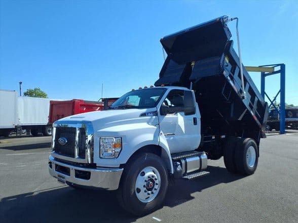 2027 Ford F750 XL SD image 7