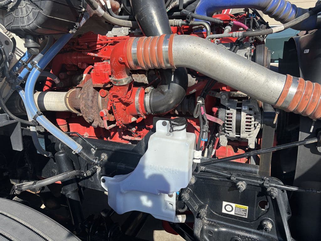 Used 2024 PETERBILT 579 image 26
