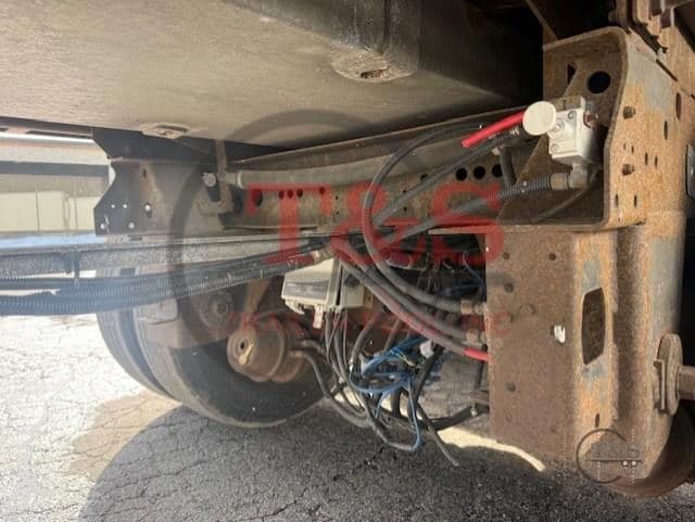 2017 HYUNDAI 48300 image 14