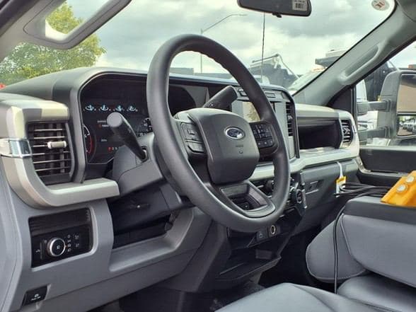 2024 Ford F550 image 20
