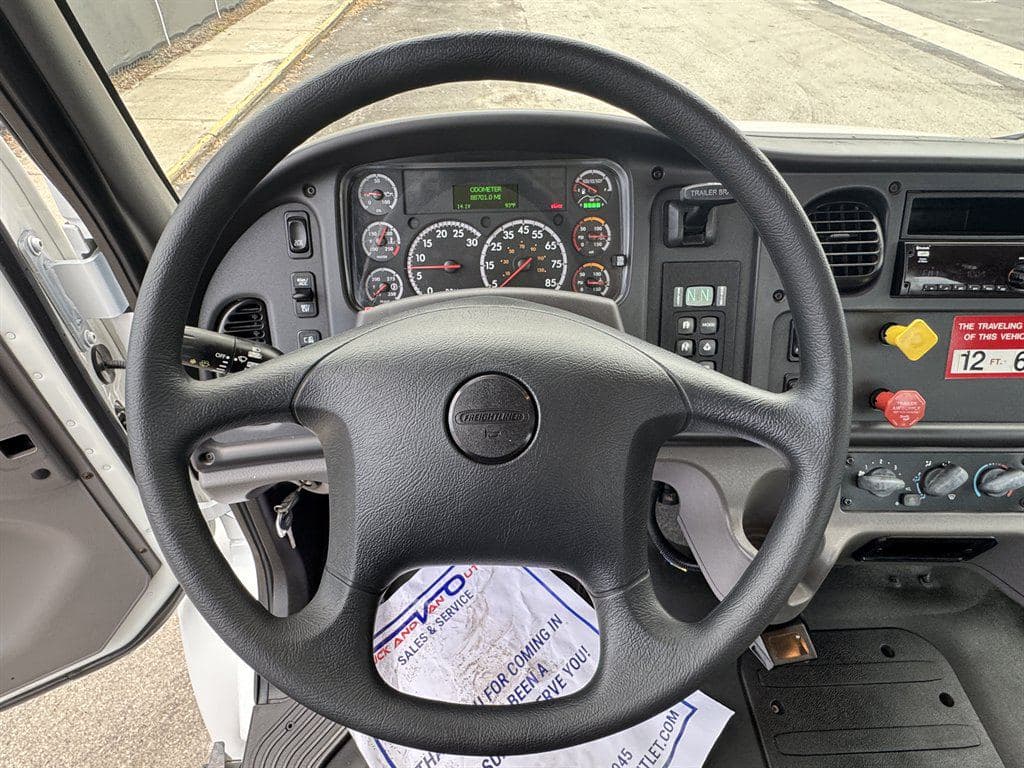 2018 Freightliner M2-106 image 63