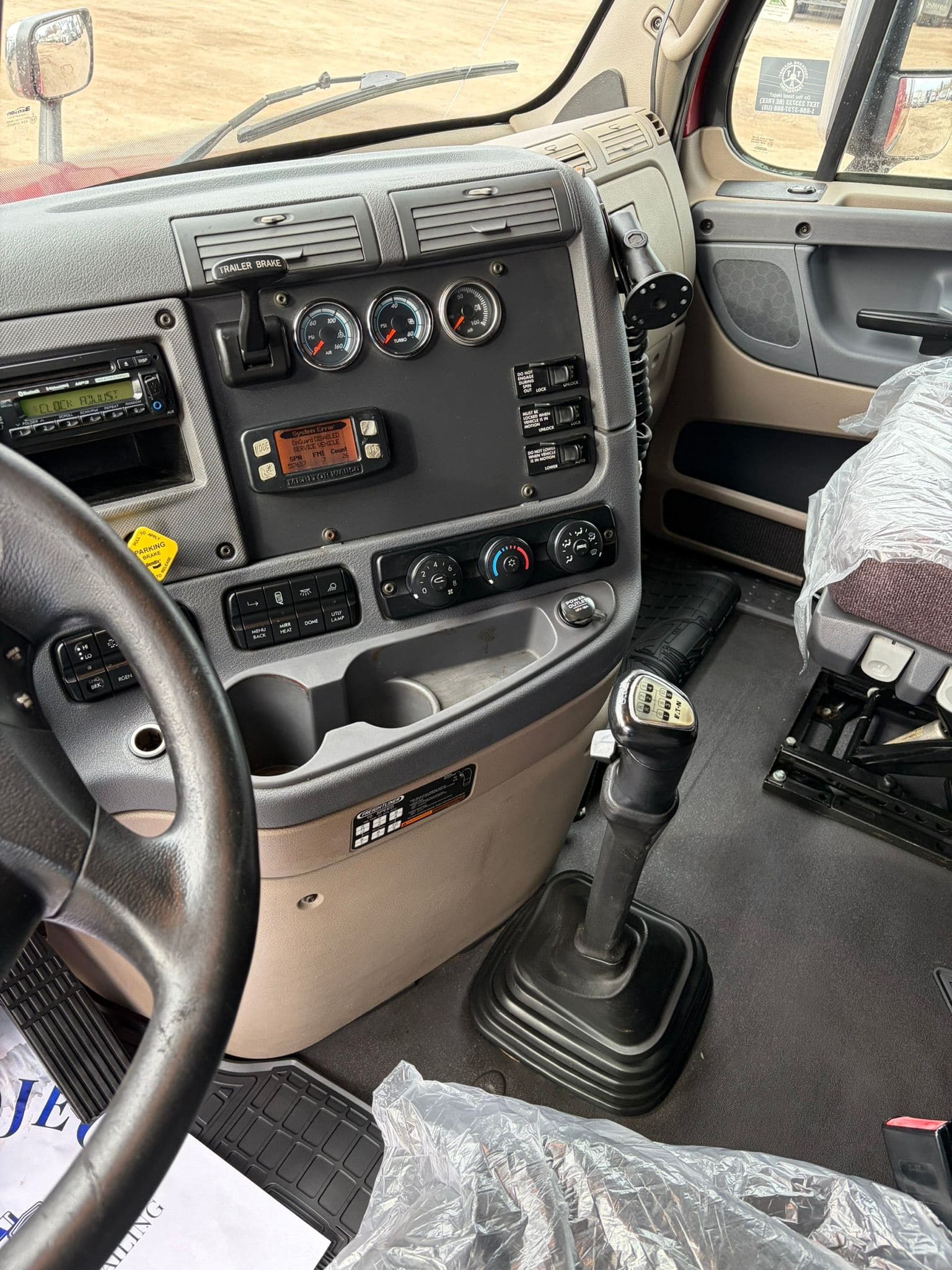 2016 Freightliner Cascadia image 16