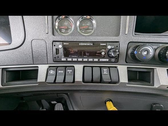 2025 Kenworth T880 image 28