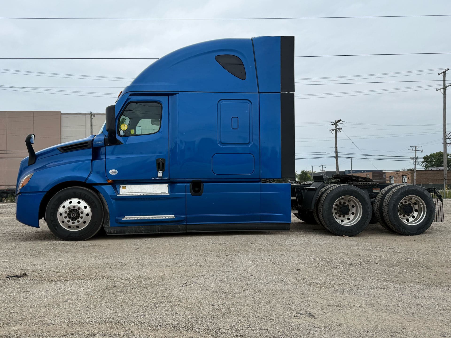 2022 Freightliner - 386k - 12,500 Hours - 455 HP image 3