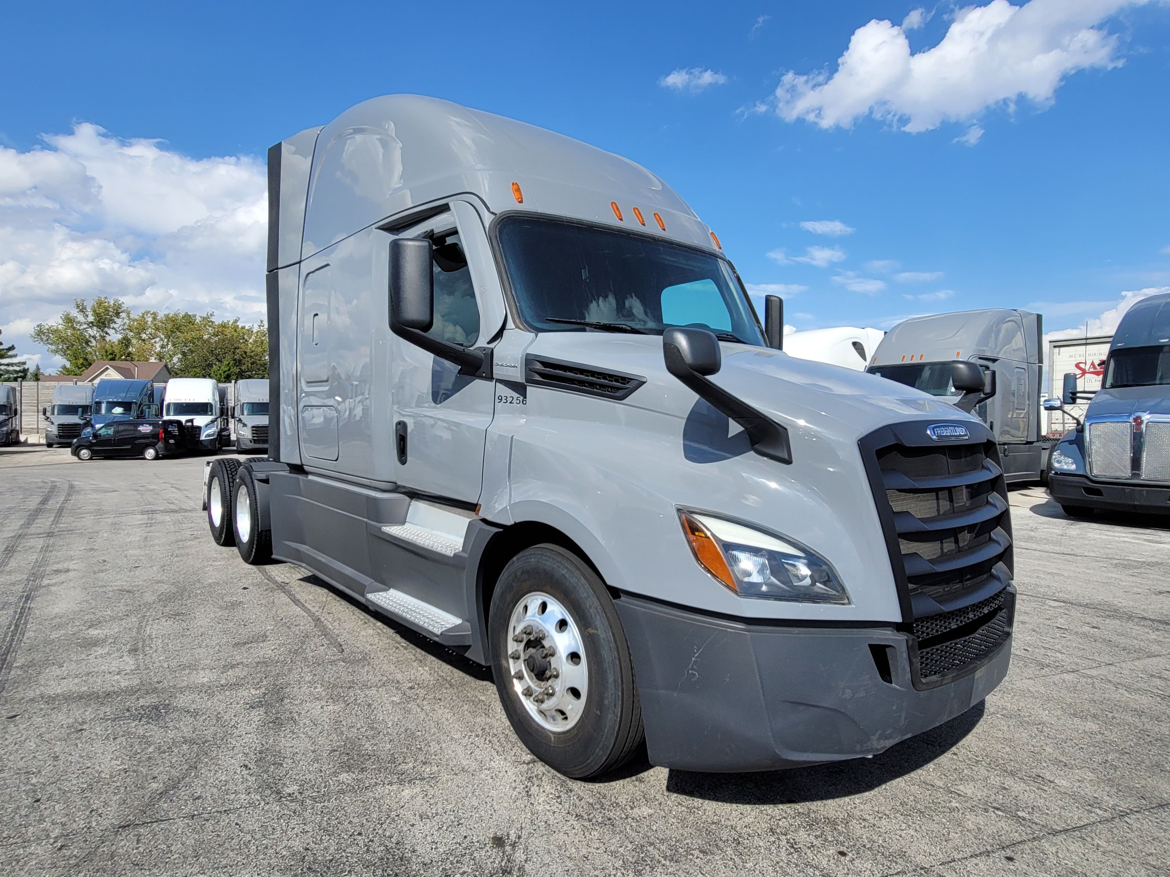 2023 Freightliner Cascadia 125 image 5