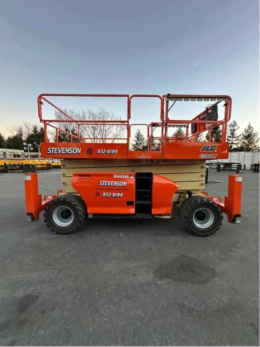 2011 JLG 4394RT PL03235 image 3