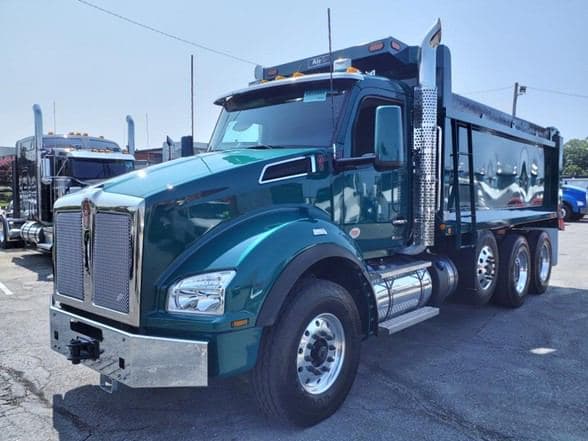 2025 Kenworth T880 image 10