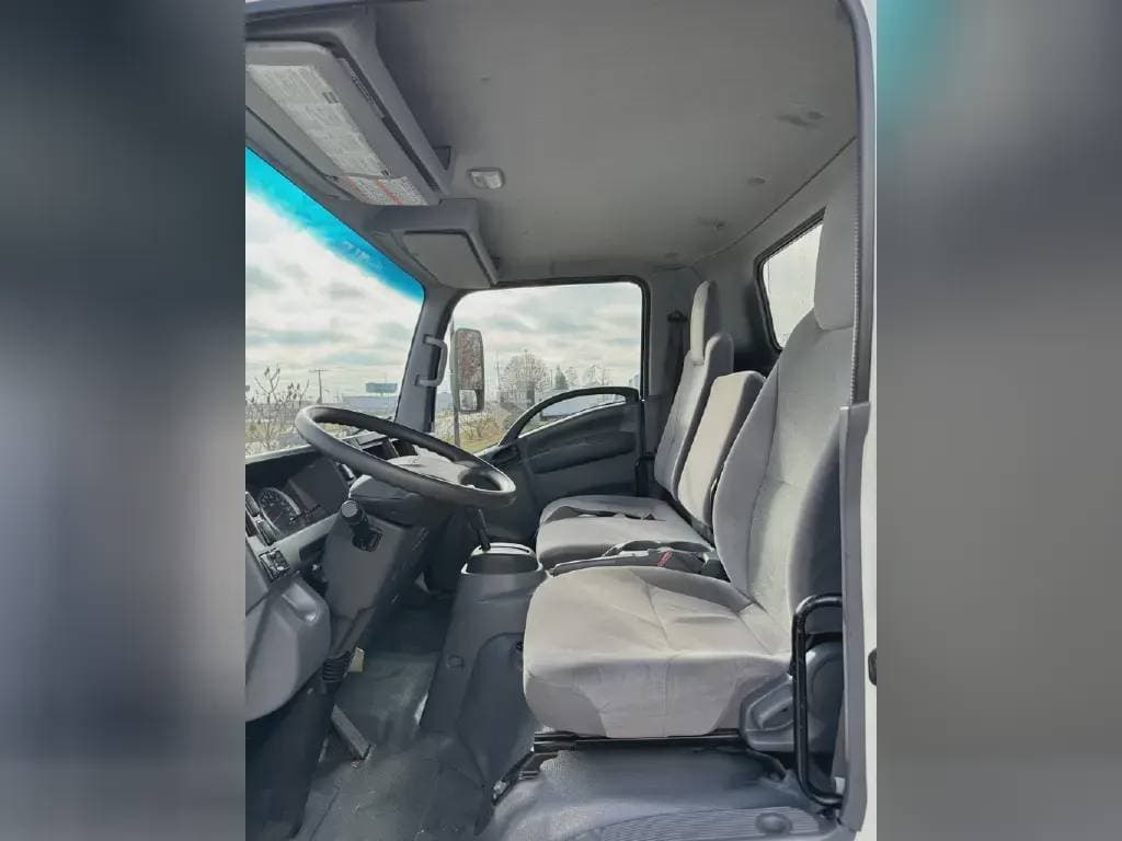 Used 2019 ISUZU Box Truck - Straight Truck, Moving Van, Cabover Truck - COE - NRR For Sale image 9