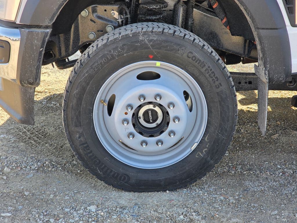 2026 Ford F-550SD XL Service Utility Body image 16