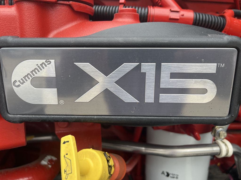Used 2024 PETERBILT 389 image 8