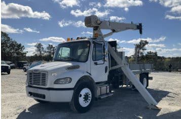 2014 Freightliner M2 106 image 2