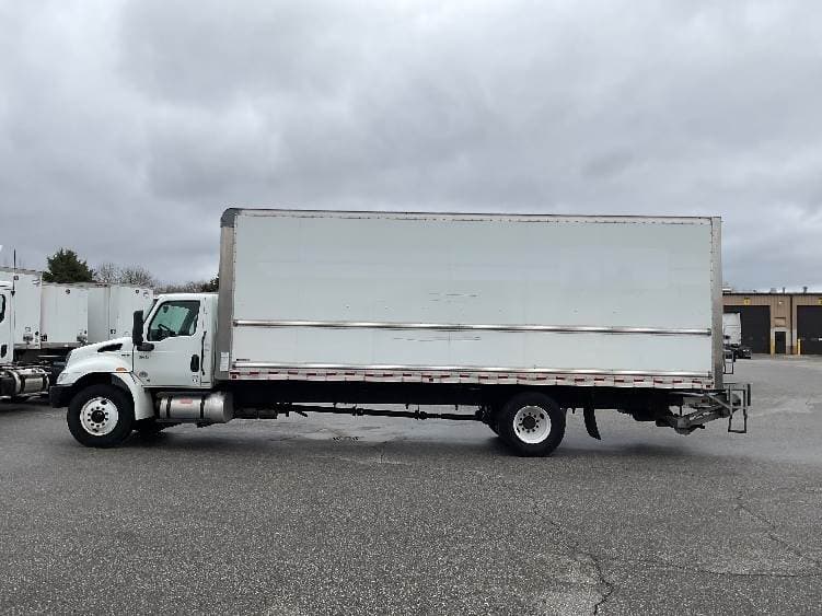 2022 International MV607 Box Truck - 220HP, 6 Speed Automatic, Roll up Door image 4