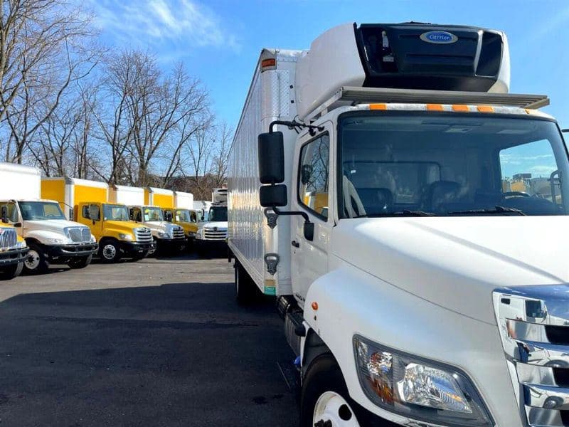 2015 Hino 268 image 8