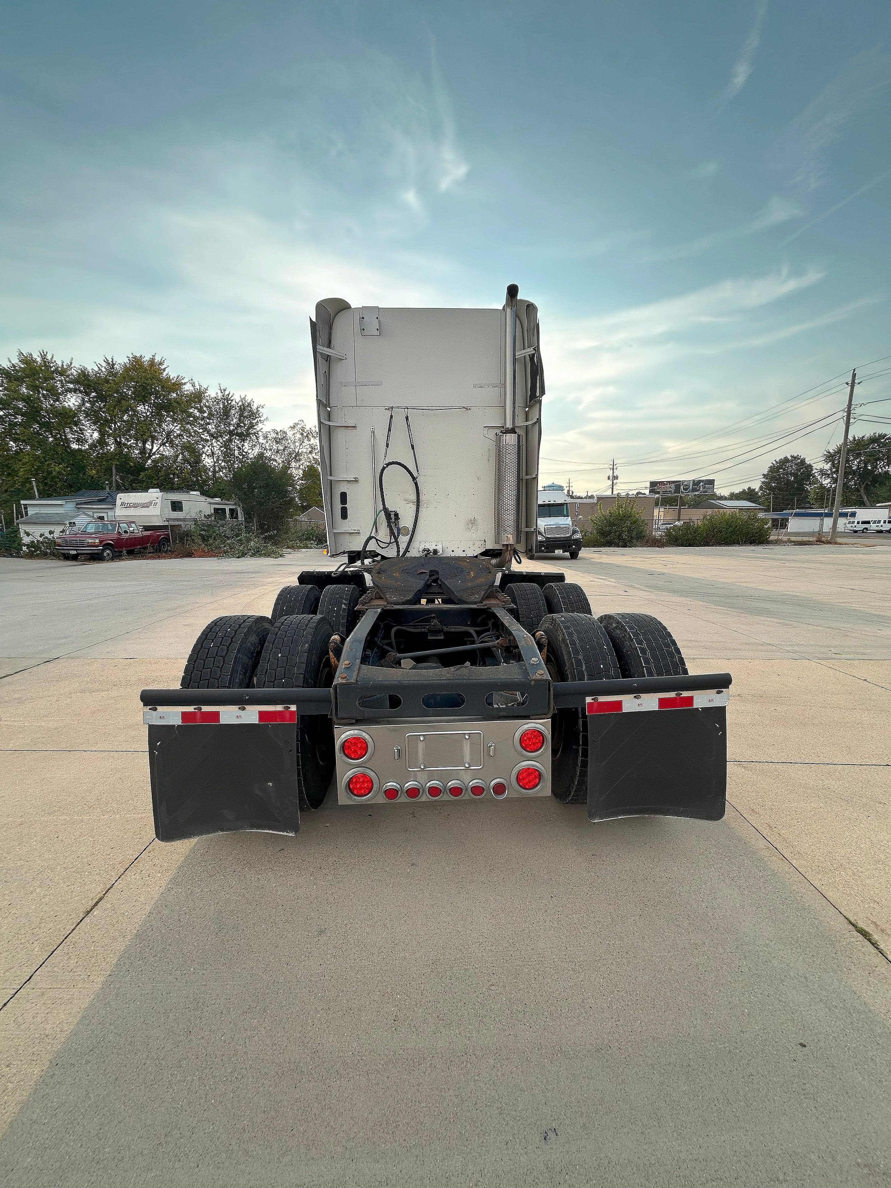 2007 Freightliner ST120 image 4