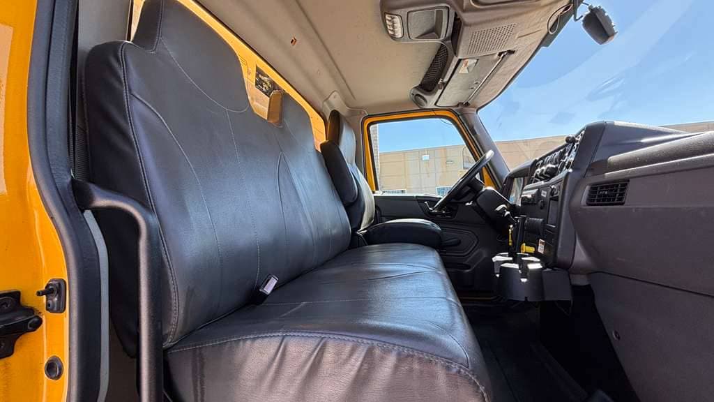 Used 2021 INTERNATIONAL MV607 image 3