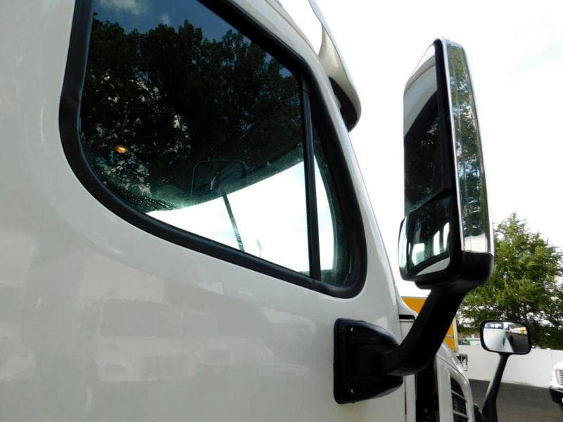 2018 Freightliner Cascadia image 35