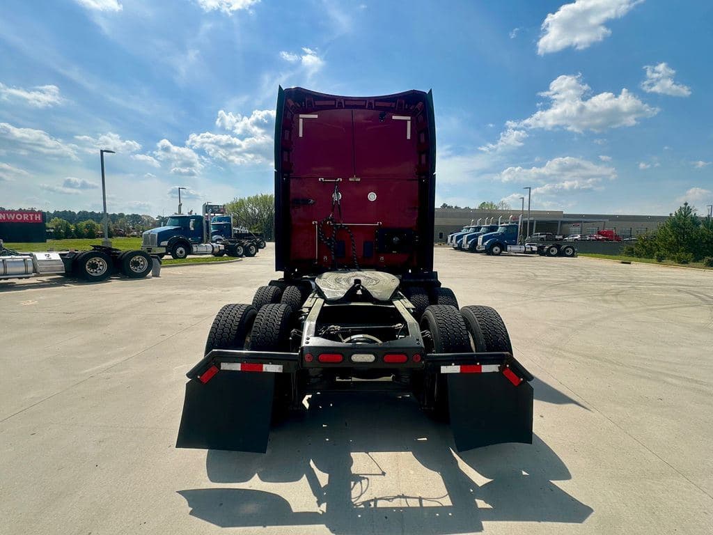 Used 2021 PETERBILT 579 image 4
