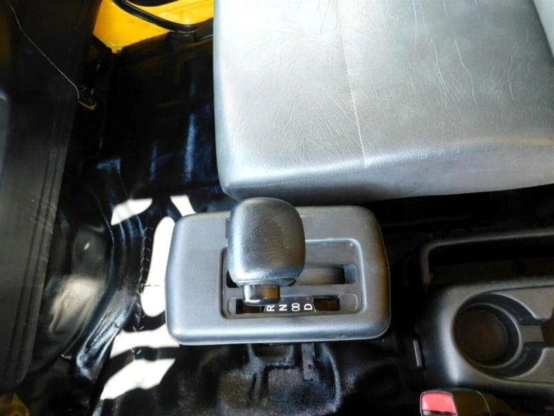 2018 Hino 338 image 24