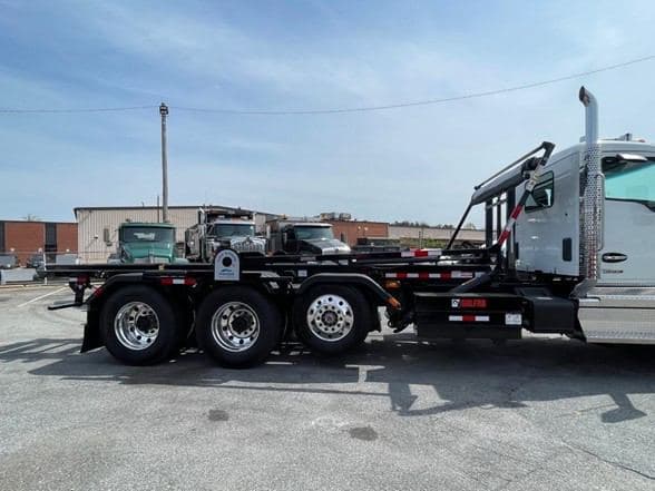 2025 Kenworth T880 image 13