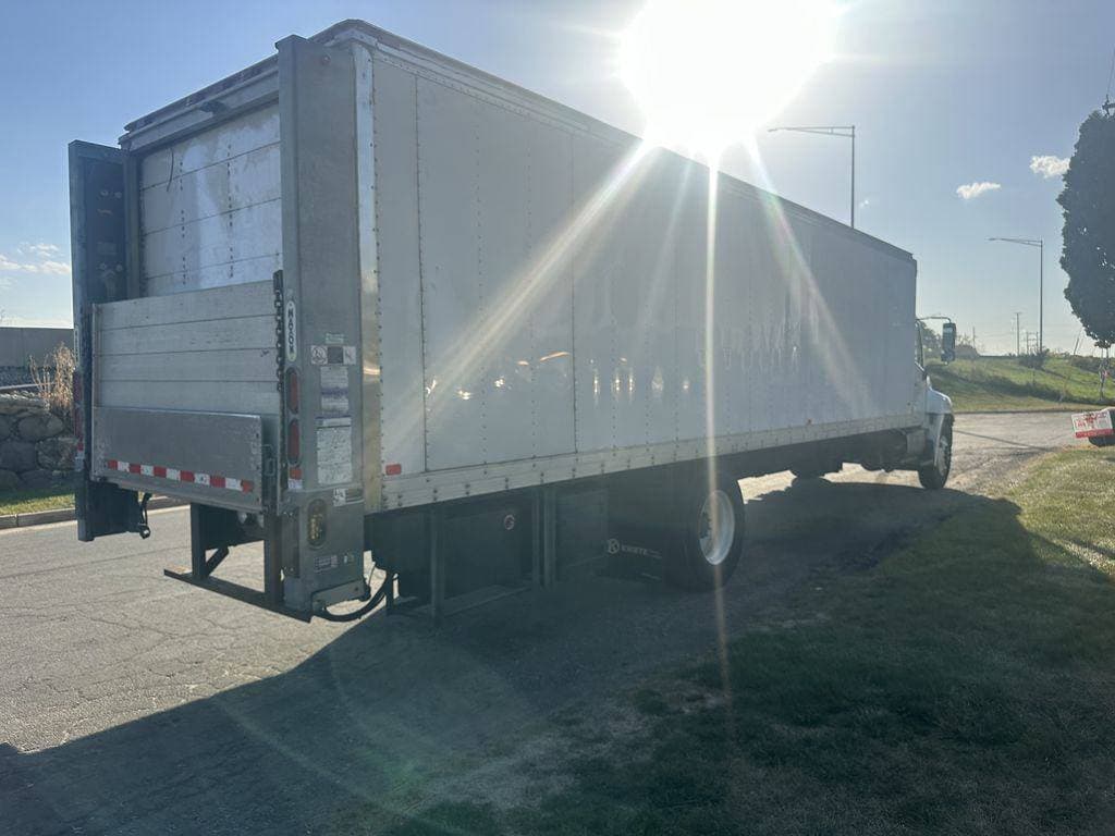 2020 Hino 338 image 5