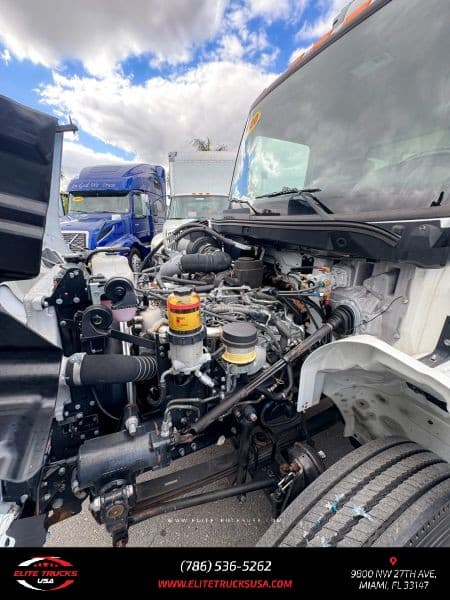 2020 Hino 268 image 37