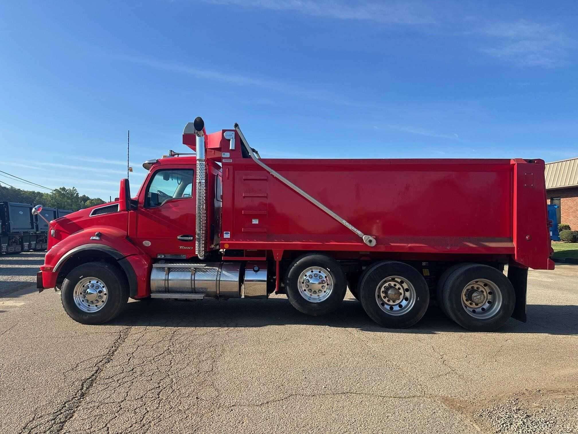2023 Kenworth T880 image 4