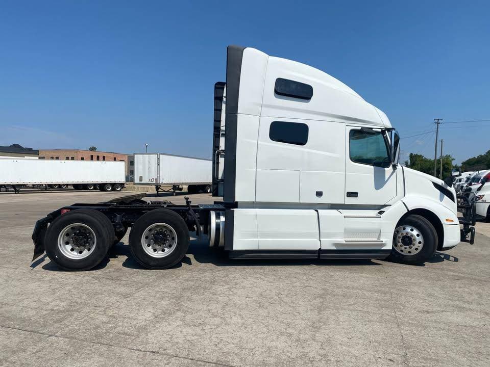 2024 Volvo VNL image 5