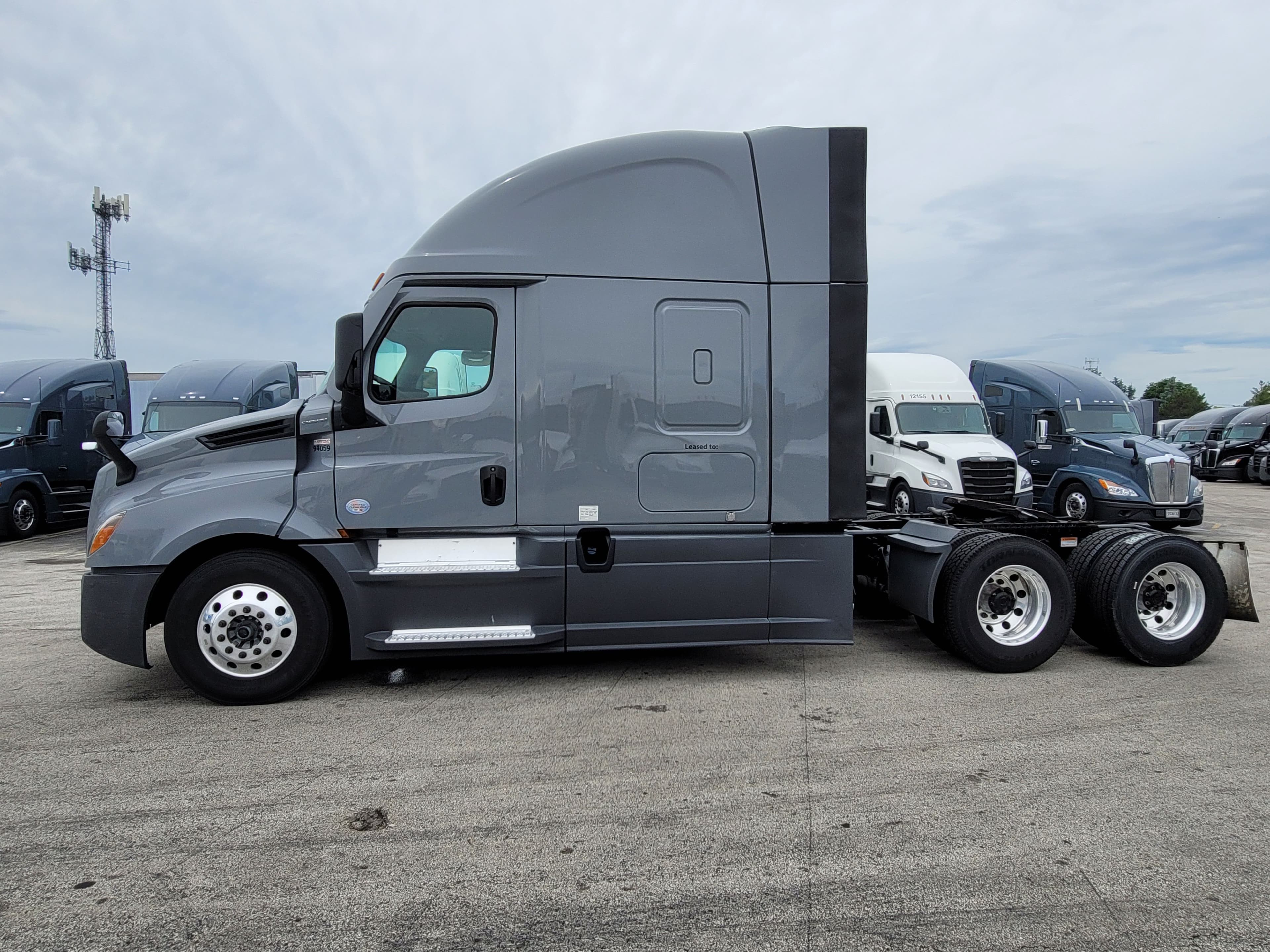 2024 Freightliner Cascadia 125 image 2