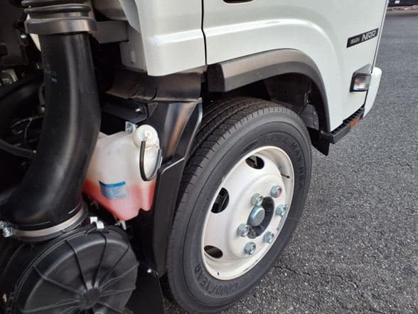 2025 Isuzu NRR image 9