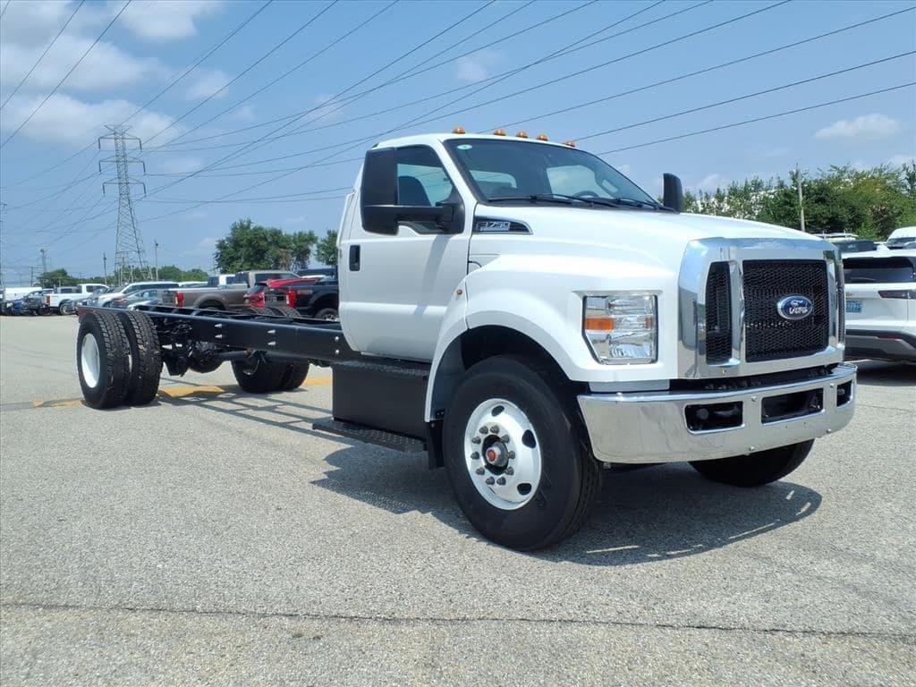 2027 Ford F750 SD image 1