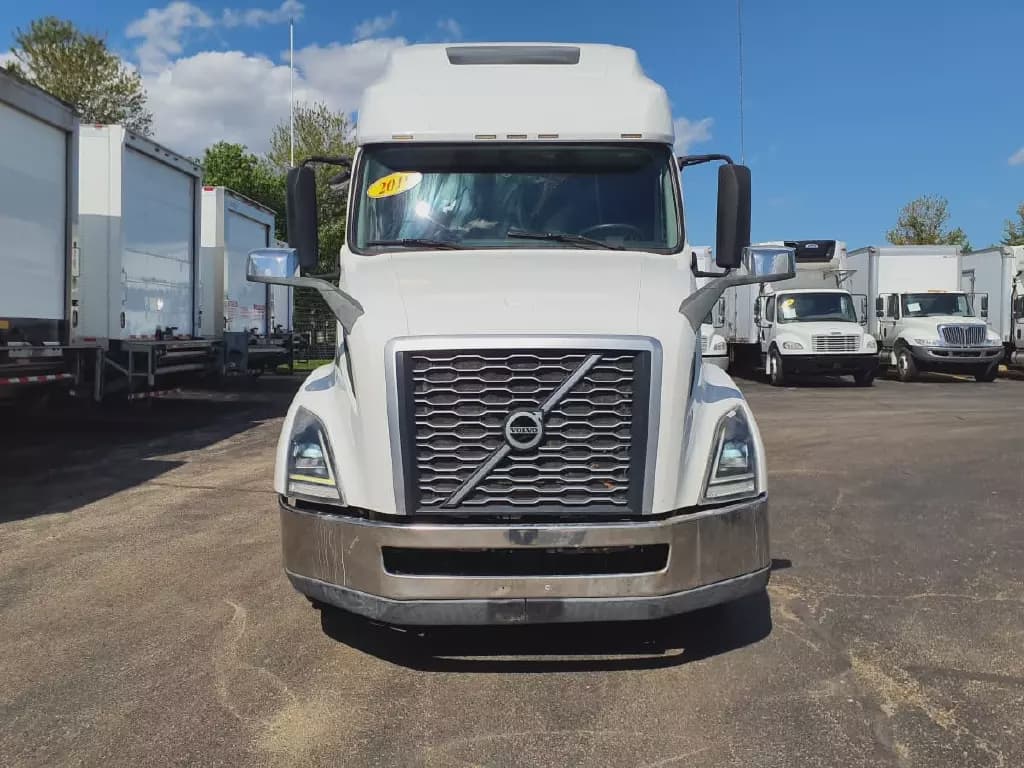 2019 Volvo VNL64T-760 image 2