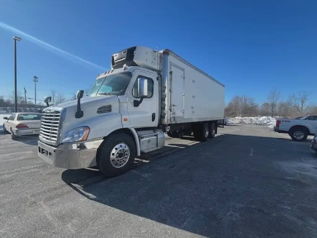 2019 Freightliner Cascadia 113 image 1