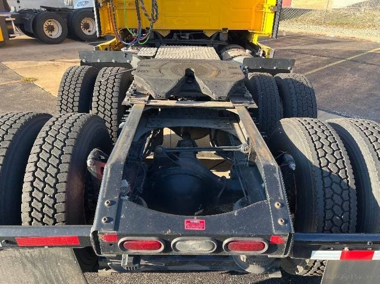 2022 Volvo VNL image 4