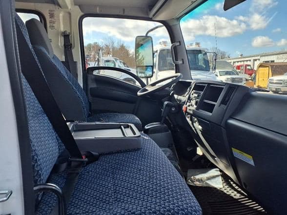 2024 Isuzu NPR HD image 16