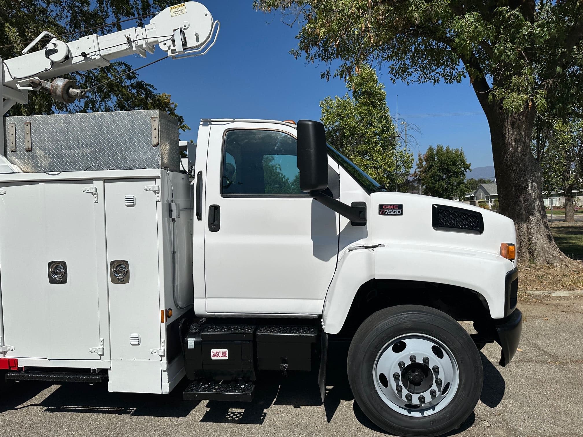 2007 GMC C7 image 10