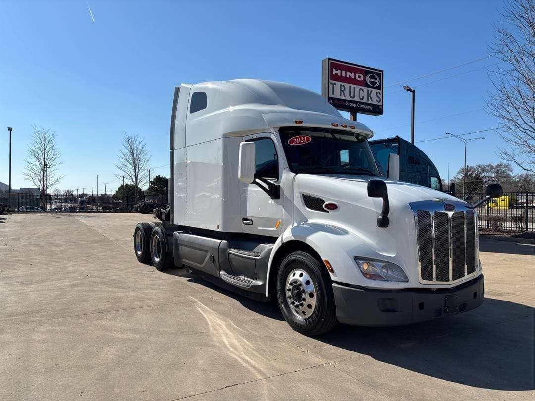 2021 Peterbilt 579 image 6