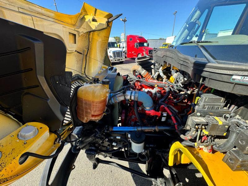 2019 International 4300 image 24