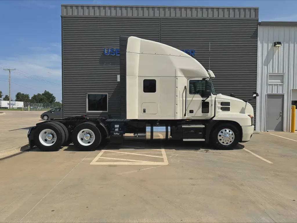 Used 2023 MACK Conventional - Sleeper Truck image 2