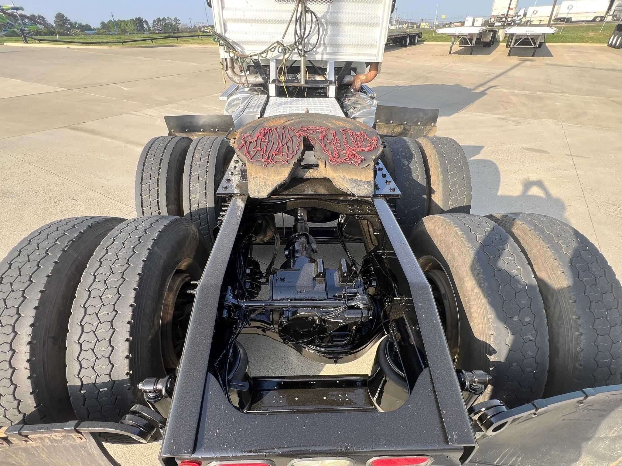 Used 2020 MACK PINNACLE Conventional - Day Cab  image 7