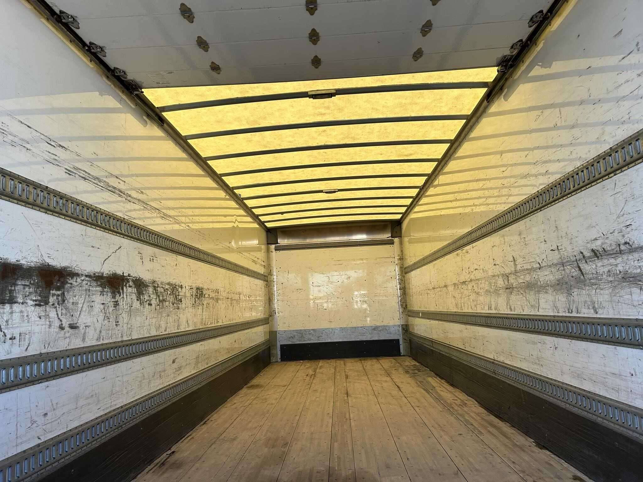 2019 Freightliner M2 image 6